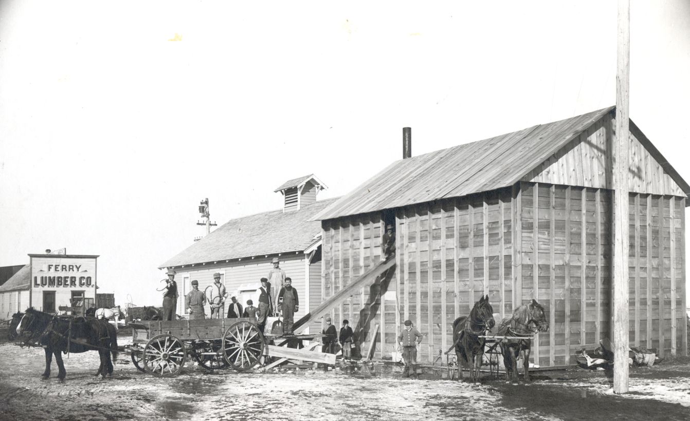 Putting up Rupert Ice House - 1905