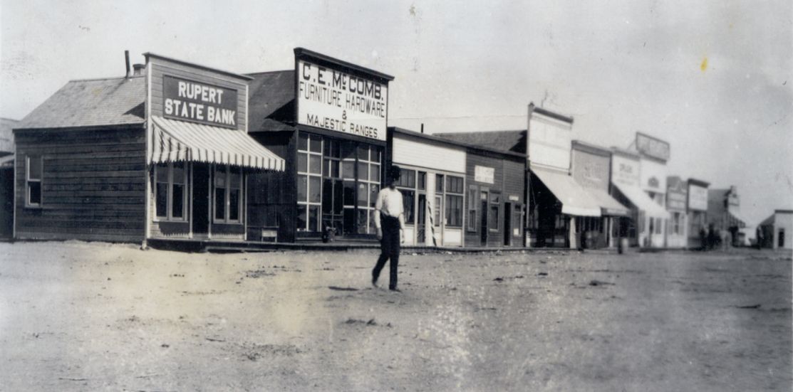 West Side of Square - 1905
